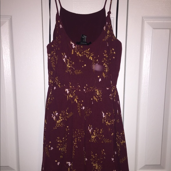 Beautifully flowing maroon floral dress 💞 - Picture 4 of 5